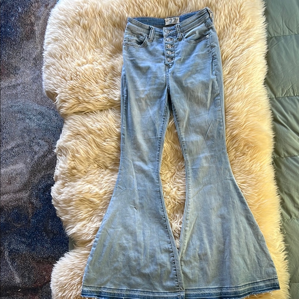 Free People sz 27 Raw Hem Ultra High Waist Flare Stretch Jeans
